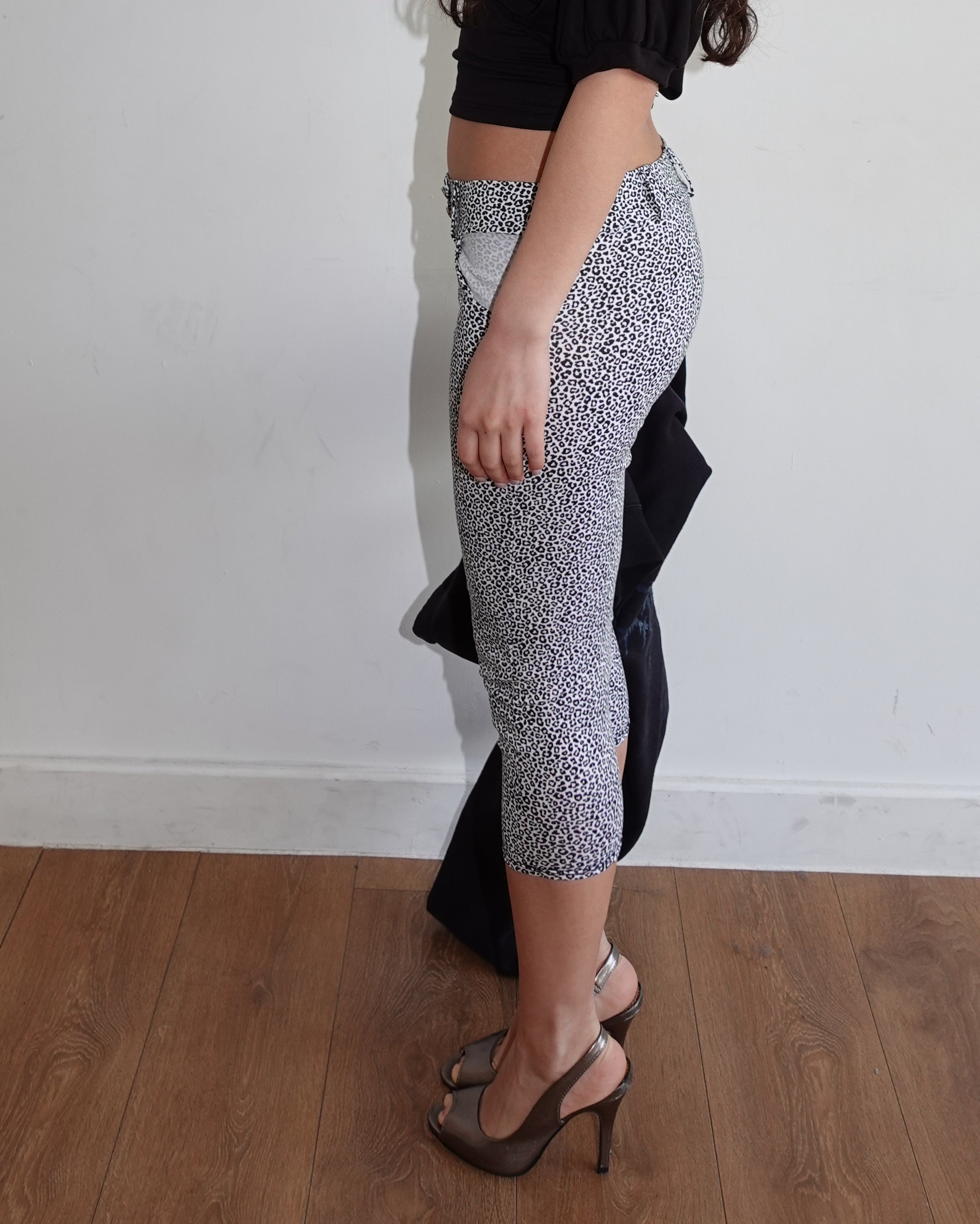 tianna capri, black & white leopard
