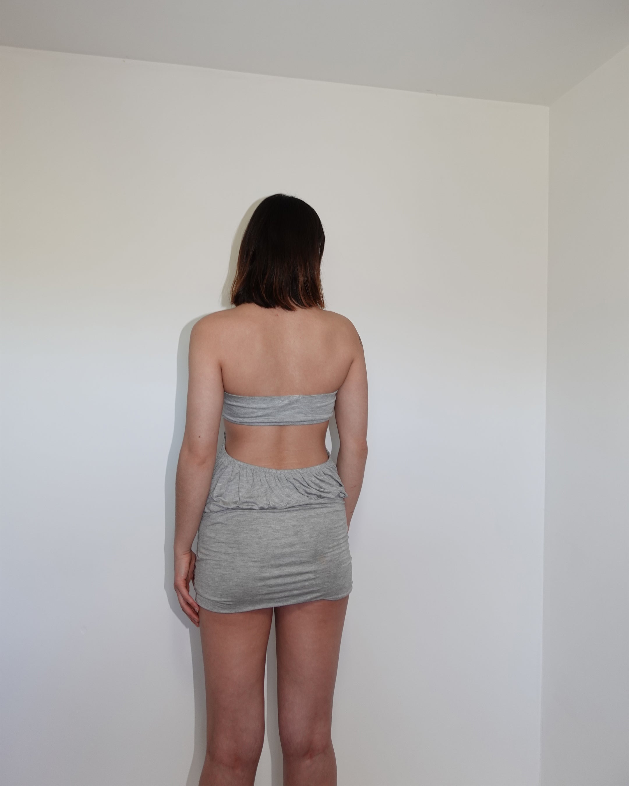belted bandeau open back dress, grey