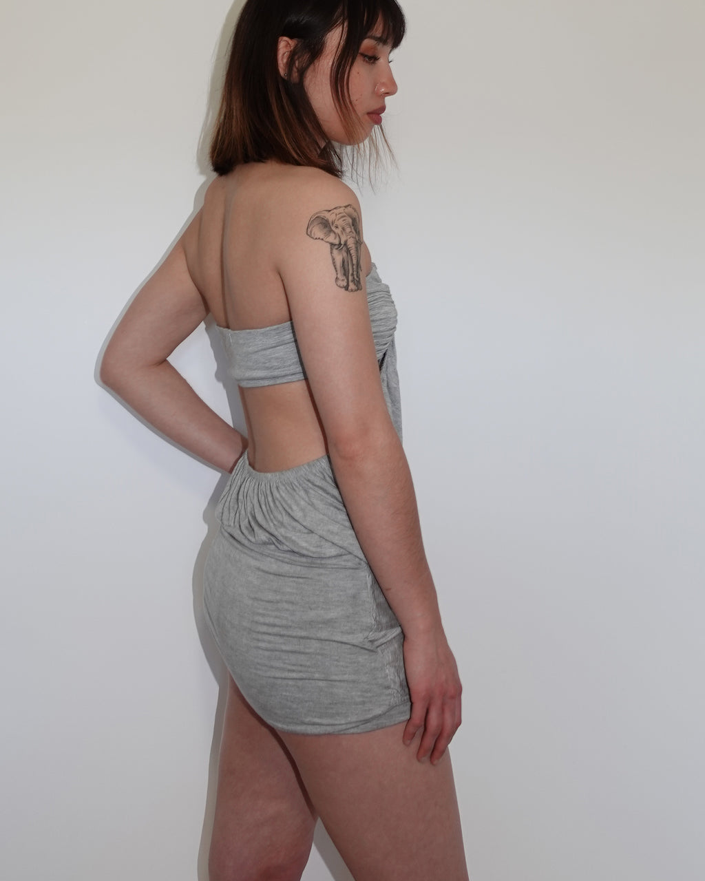 belted bandeau open back dress, grey